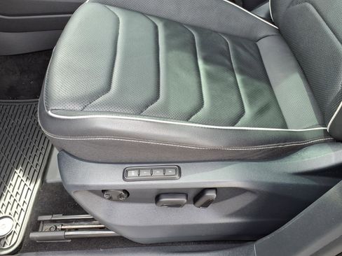 Used 2024 Volkswagen Tiguan SEL R-Line AWD/4WD image 16