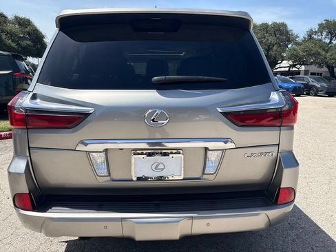 Used 2016 Lexus LX 570 4WD w/ Luxury Package image 4