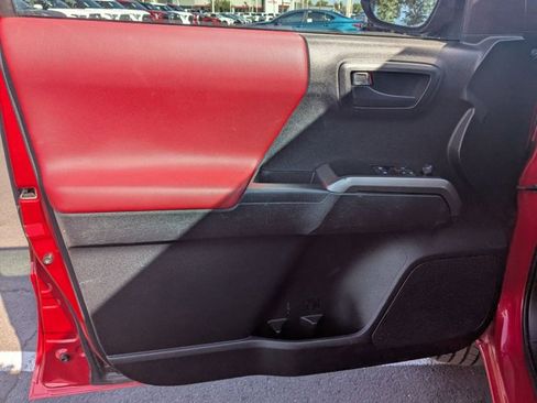 Used 2022 Toyota Tacoma SR5 RWD image 11