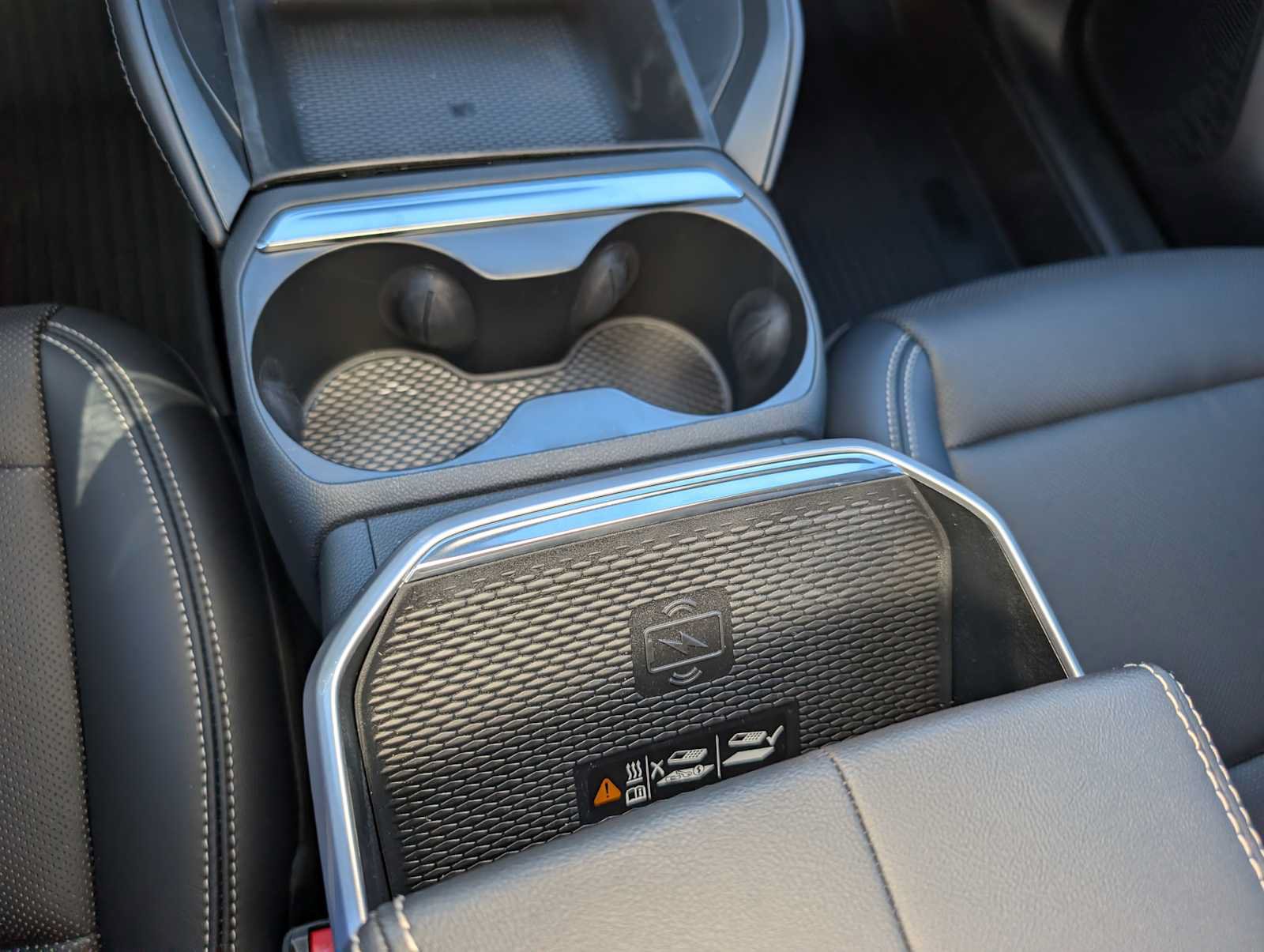 New 2027 GMC Terrain Elevation w/ Elevation Premium Package AWD/4WD image 23