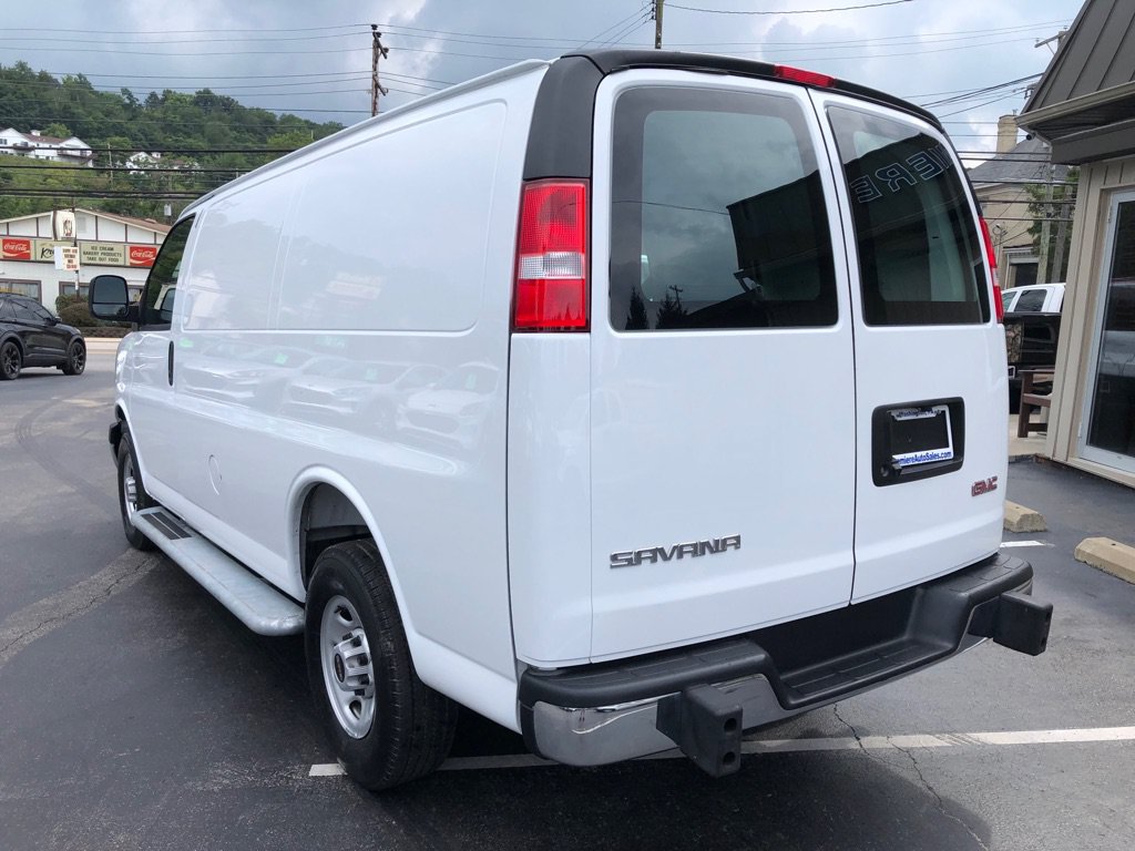 Used 2025 GMC Savana 2500 w/ Driver Convenience Package RWD image 4