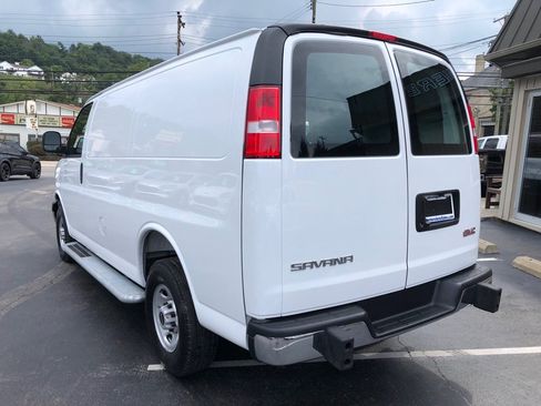 Used 2025 GMC Savana 2500 w/ Driver Convenience Package RWD image 4