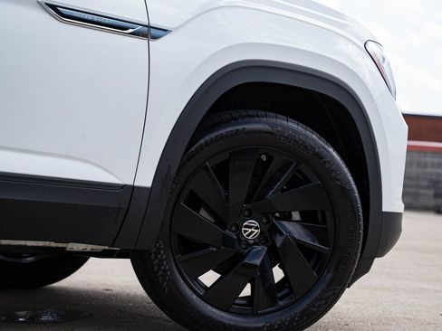 Used 2026 Volkswagen Atlas Cross Sport SE AWD/4WD image 7