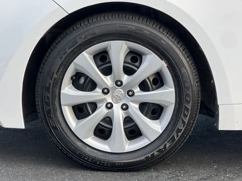 Used 2024 Toyota Corolla LE image 27