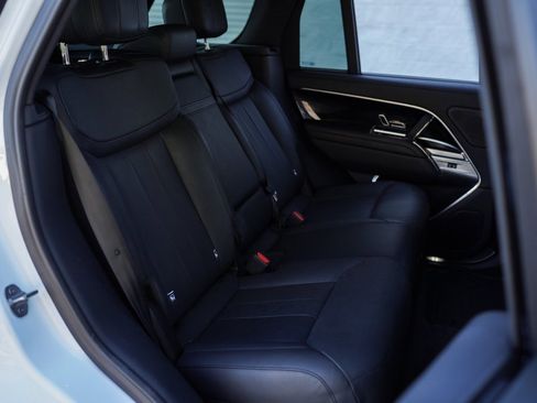 Used 2022 Land Rover Range Rover SE image 25