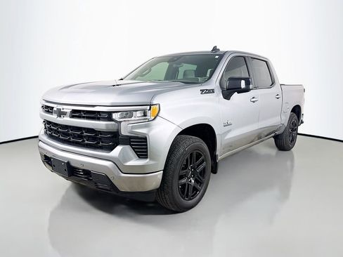 Used 2024 Chevrolet Silverado 1500 RST image 3