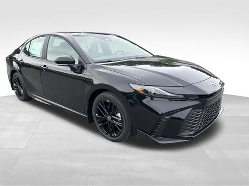 Used 2026 Toyota Camry SE w/ Multimedia Upgrade Package FWD image 7