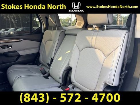Certified 2025 Honda Pilot Elite image 12