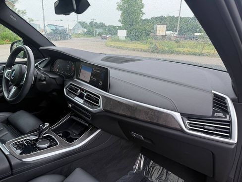 Used 2021 BMW X5 xDrive40i w/ M Sport Package AWD/4WD image 18