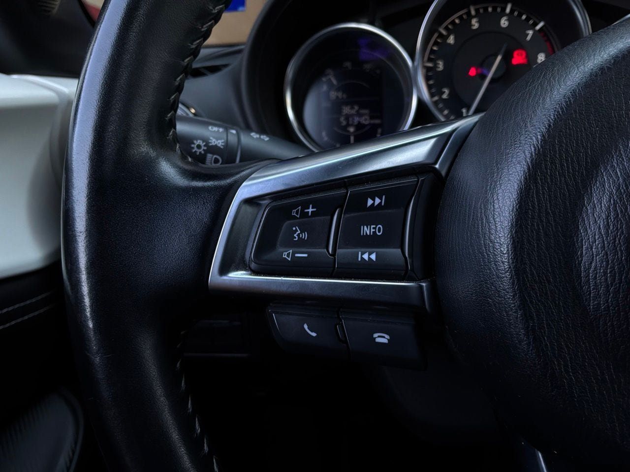 Used 2023 MAZDA MX-5 Miata Club RWD image 41