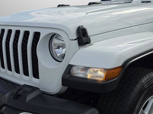 Used 2021 Jeep Gladiator Sport AWD/4WD image 37