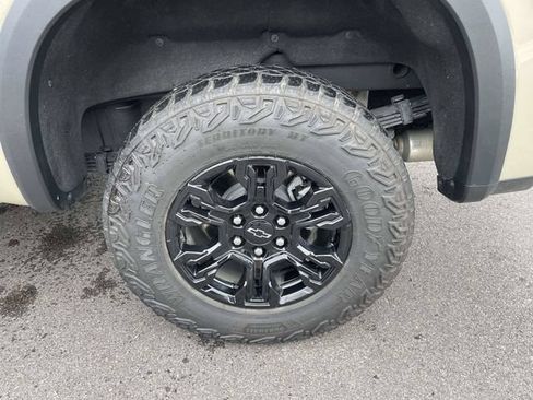 Used 2022 Chevrolet Silverado 1500 ZR2 w/ Technology Package AWD/4WD image 25