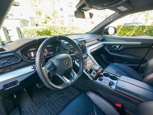 Used 2019 Lamborghini Urus AWD/4WD image 58