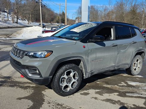 Used 2022 Jeep Compass Trailhawk w/ Trailhawk Convenience Group image 2
