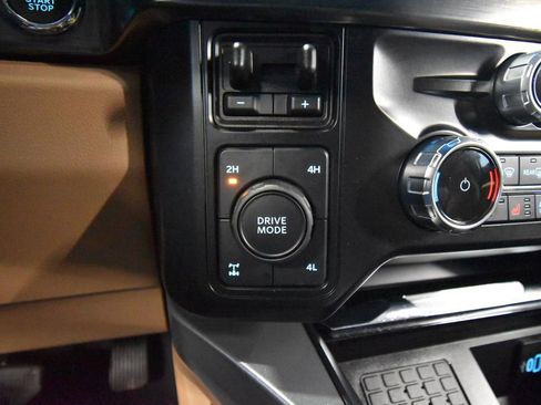 Used 2024 Ford F350 Lariat w/ Chrome Package AWD/4WD image 19