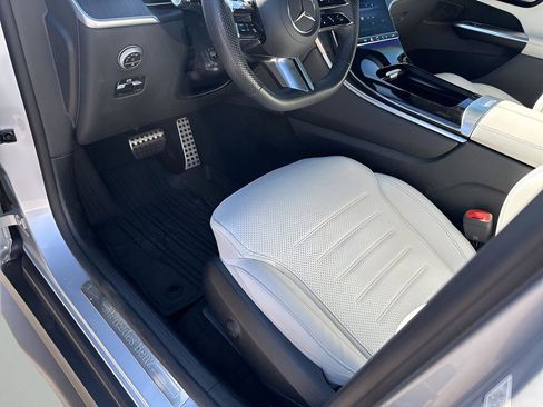 Used 2024 Mercedes-Benz GLC 300 4MATIC w/ AMG Line image 25