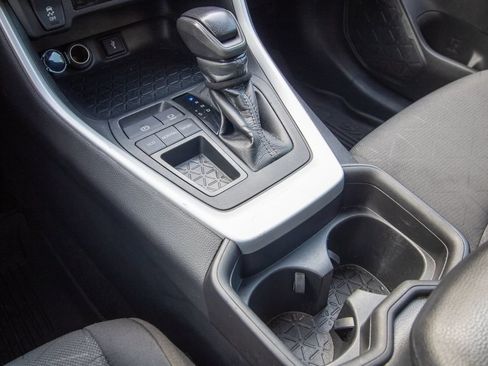 Used 2021 Toyota RAV4 XLE FWD image 30