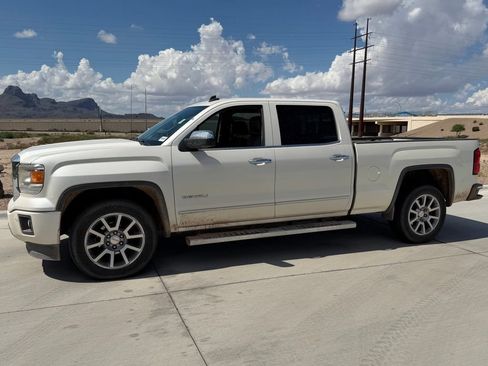 Used 2014 GMC Sierra 1500 Denali w/ Suspension Package, Off-Road AWD/4WD image 4