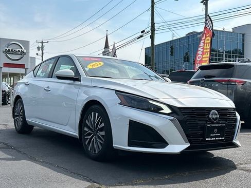 Certified 2023 Nissan Altima 2.5 SV w/ SV Premium Package image 1