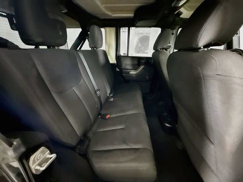 Used 2018 Jeep Wrangler Unlimited Sport w/ Connectivity Group AWD/4WD image 23