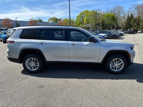New 2025 Jeep Grand Cherokee L Laredo image 7