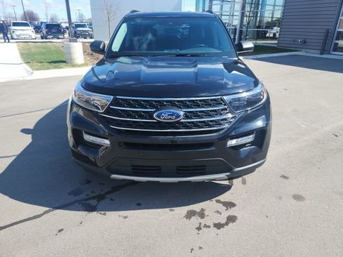 Used 2024 Ford Explorer XLT w/ Equipment Group 202A AWD/4WD image 2
