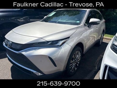 Used 2024 Toyota Venza XLE AWD/4WD image 6