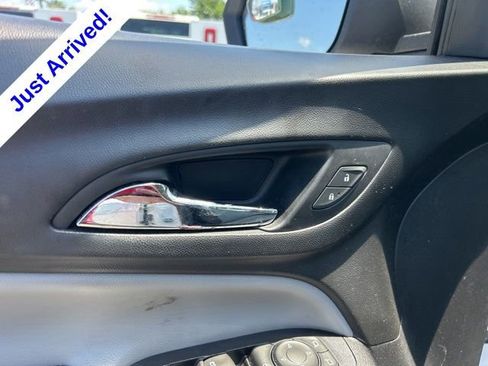 Used 2019 Chevrolet Equinox LS FWD image 11