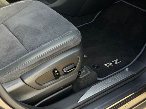 Used 2023 Lexus RZ 450e Premium w/ Accessory Package (Z1) image 15