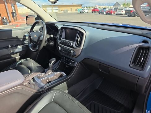 Used 2022 Chevrolet Colorado Z71 AWD/4WD image 31