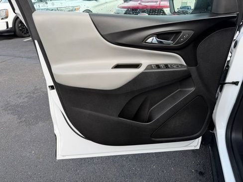Used 2024 Chevrolet Equinox LS w/ LS Convenience Package AWD/4WD image 13