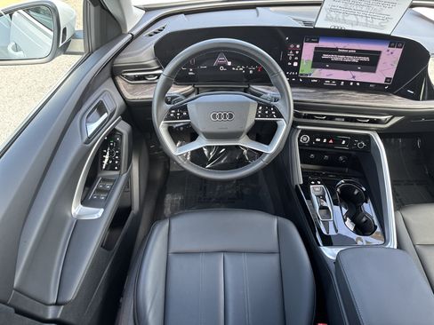 Used 2025 Audi Q5 Premium w/ Convenience Package AWD/4WD image 14