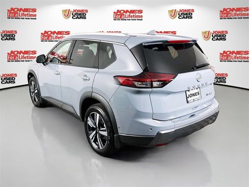 Certified 2025 Nissan Rogue SL image 2