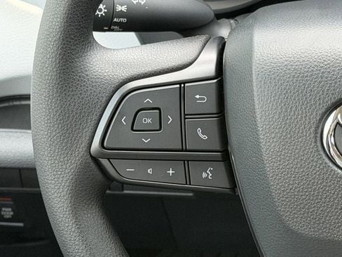 New 2026 Toyota Sienna LE FWD image 12
