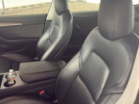 Used 2022 Tesla Model 3 Standard Range RWD image 5