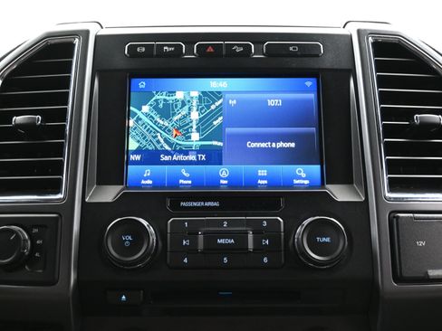 Used 2017 Ford F350 XLT w/ XLT Premium Package image 27