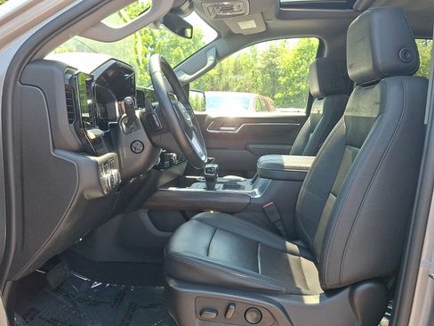Used 2024 GMC Sierra 1500 SLT w/ SLT Premium Plus Package AWD/4WD image 16
