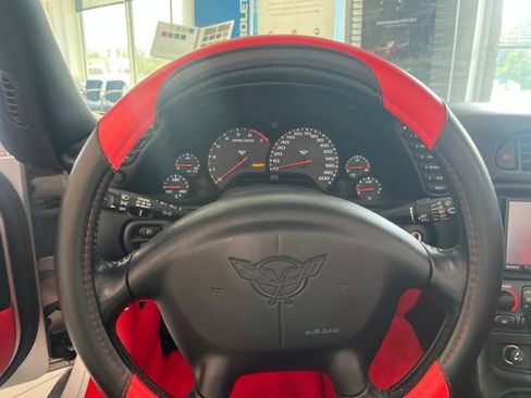 Used 2001 Chevrolet Corvette Convertible w/ Preferred Equipment Group2 RWD image 16