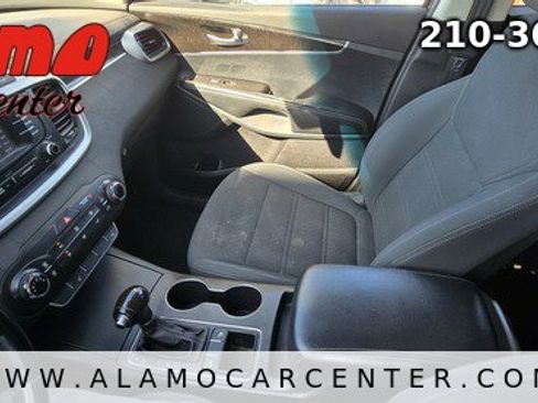 Used 2016 Kia Sorento L 2WD w/ LX Convenience Package image 39