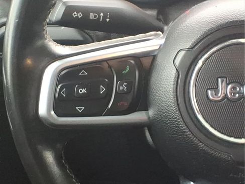 Used 2020 Jeep Wrangler Unlimited Sahara AWD/4WD image 21