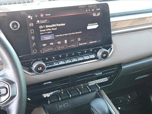 Used 2023 GMC Canyon Denali image 15