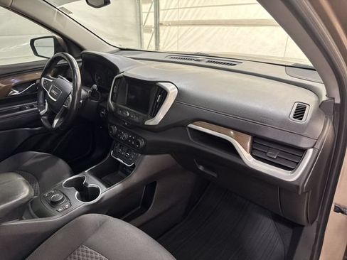 Used 2018 GMC Terrain SLE w/ Driver Convenience Package FWD image 29