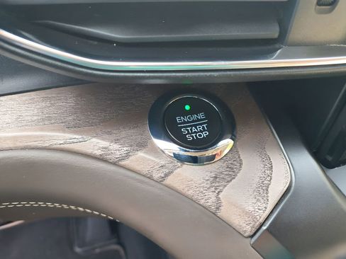 Used 2020 Ford Explorer Platinum w/ Premium Technology Package image 26