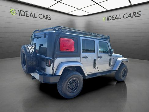 Used 2014 Jeep Wrangler Unlimited Sahara w/ Connectivity Group AWD/4WD image 5