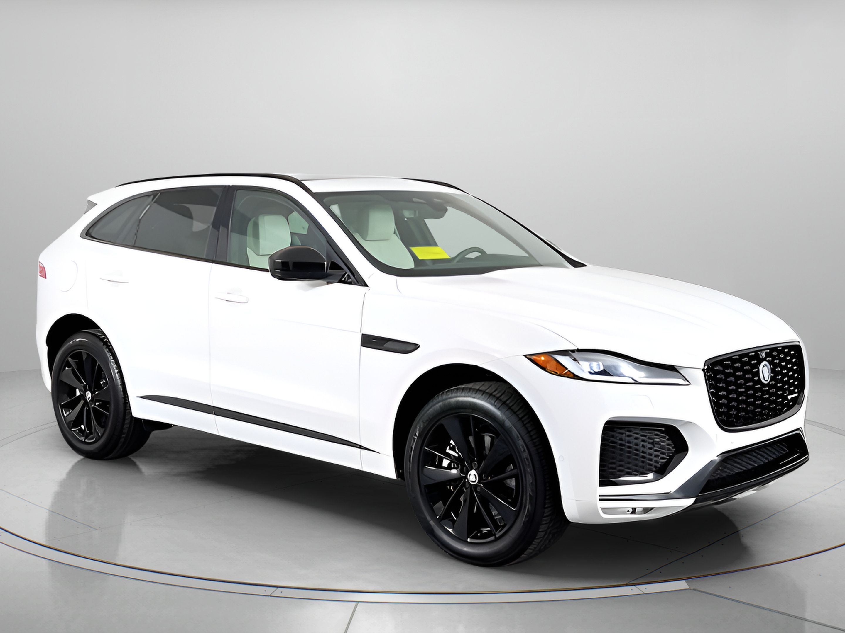 Used 2025 Jaguar F-PACE R-Dynamic S AWD/4WD image 9