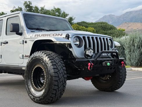 Used 2023 Jeep Gladiator Rubicon w/ Trailer Tow Package AWD/4WD image 17