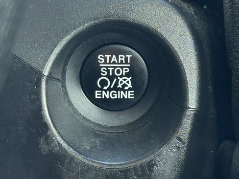 Used 2015 Jeep Renegade Trailhawk w/ Popular Equipment Group AWD/4WD image 25