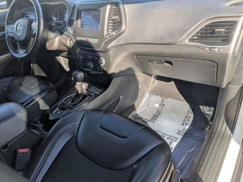 Used 2019 Jeep Cherokee Latitude Plus w/ Cold Weather Group image 21