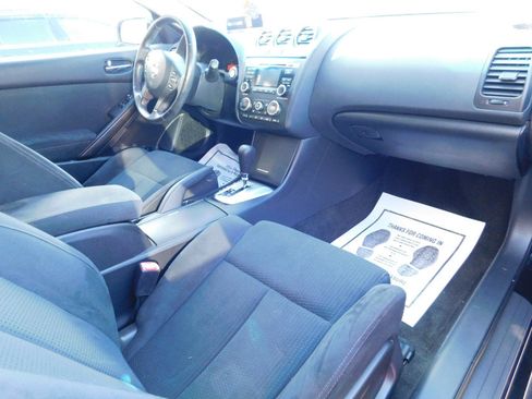 Used 2010 Nissan Altima 2.5 S w/ Premium Pkg image 17