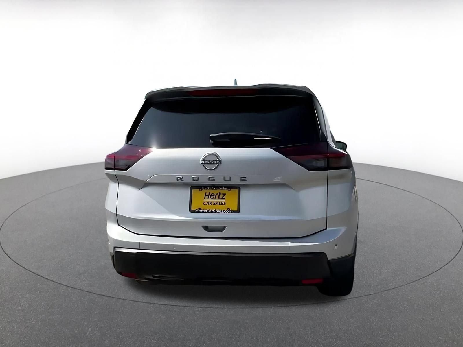 Used 2025 Nissan Rogue SV FWD image 12